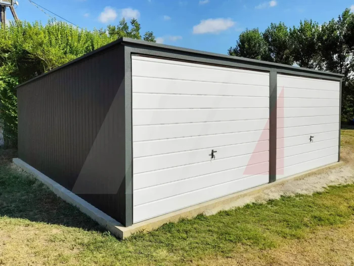 Garaż blaszany dwustanowiskowy grafit 6m x 6m bramy białe