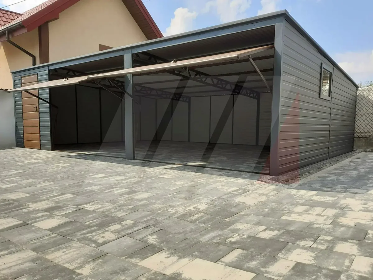 Garaż blaszany grafit spad dachu do tyłu 8m x 6m bramy orzech