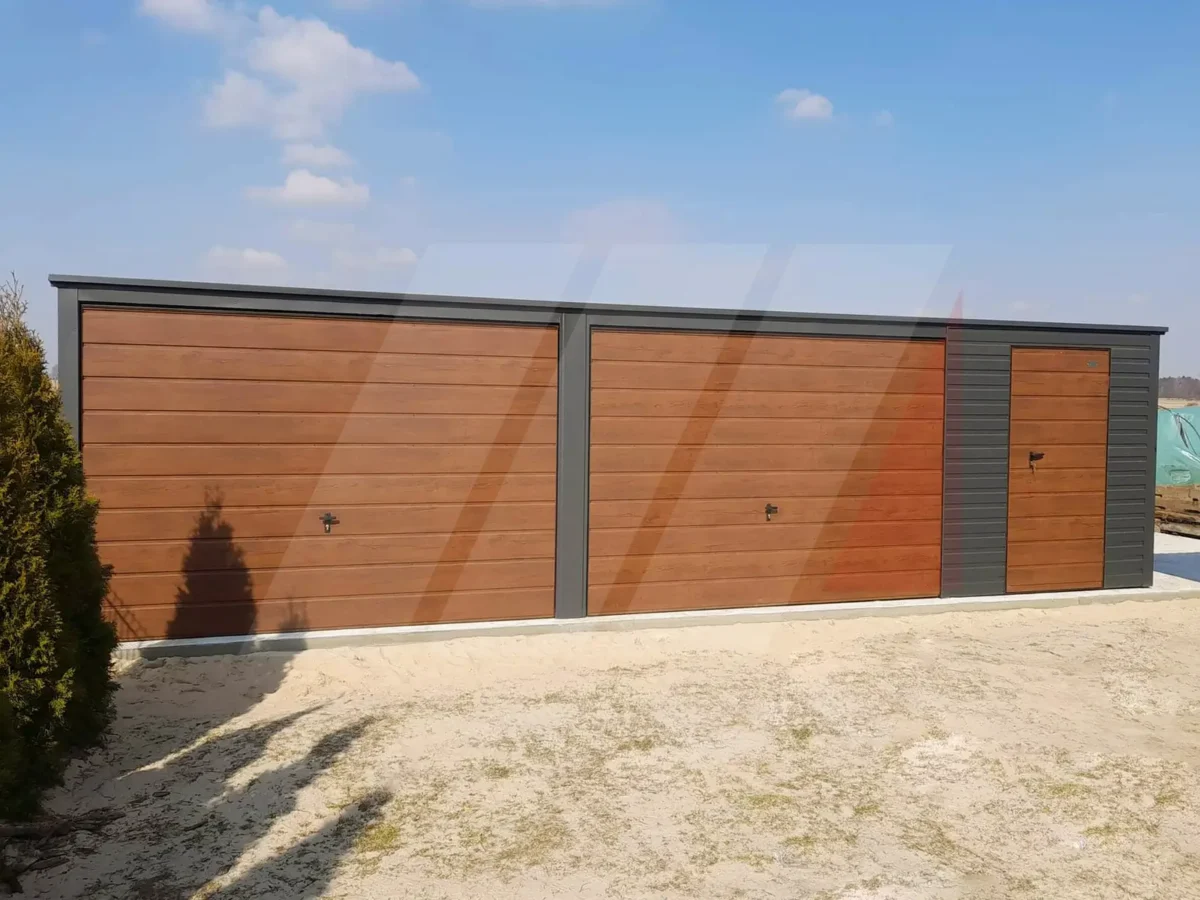 Garaż blaszany grafit spad dachu do tyłu 8m x 6m bramy orzech