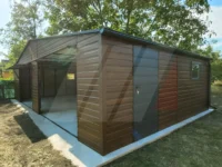 Garaż blaszany dwustanowiskowy orzech 8.5m x 6m bramy grafit