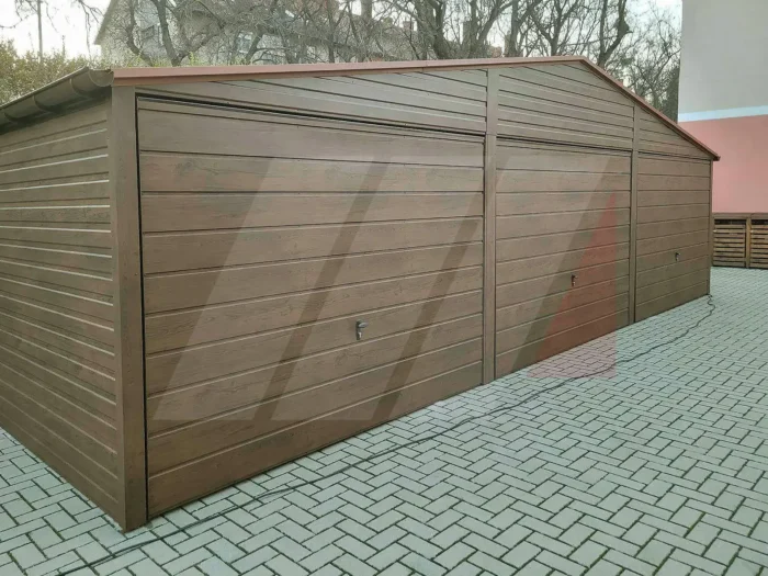 Garaż blaszany trzystanowiskowy orzech 9m x 6m bramy uchylne