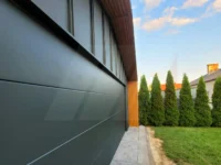 Garaż Premium Grafit 7m x 7m z bramą segmentową, okna i lamel - obrazek 10