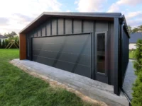 Garaż Premium Grafit 7m x 7m z bramą segmentową, okna i lamel - obrazek 4